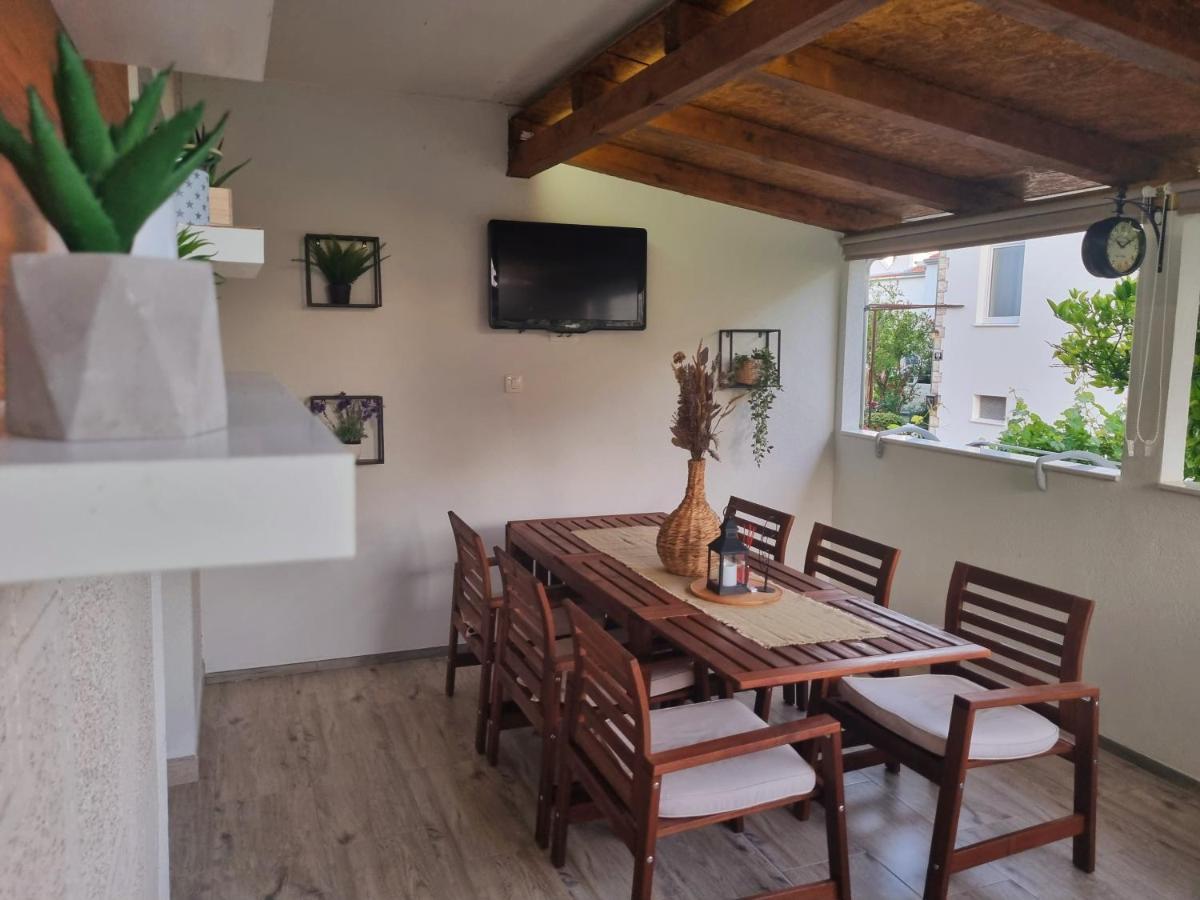 Kaštela Apartments Ivan מראה חיצוני תמונה