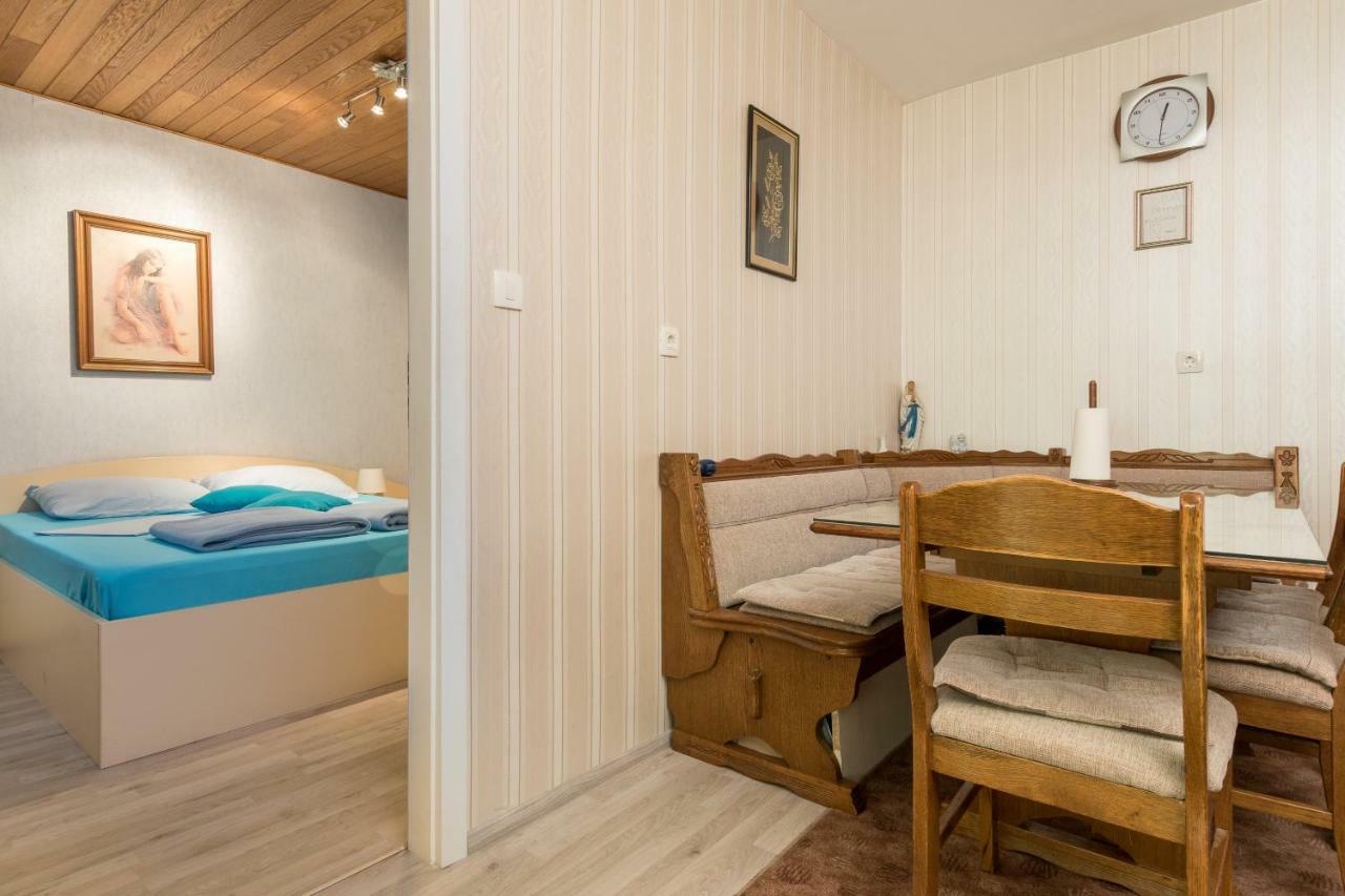 Kaštela Apartments Ivan מראה חיצוני תמונה