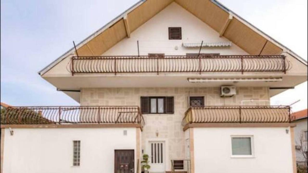 Kaštela Apartments Ivan מראה חיצוני תמונה